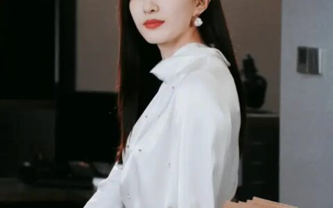 李易峰肇事逃逸？潘粤明女友？赵丽颖新剧必爆？红唇女星因瓜得福？