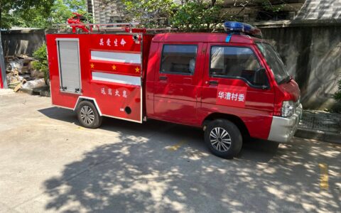 电动自行车安全管理如何再规范？上海社区探索集中停放充电、智能充电柜