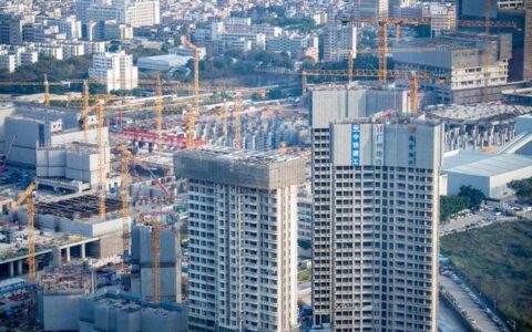 北京二手房业主“不愿降价卖了”，上海有豪宅板块成交“疯了”……探访京沪楼市新政首个周末