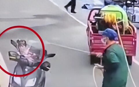 小区员工喷洒农药时，喷头从小孩头顶掠过，孩子患上结膜炎！律师：该行为涉嫌故意伤害