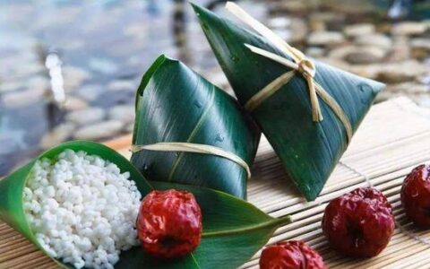 原创
            古代人是如何过端午节的？乾隆帝奢华端午：膳桌上摆了1276个粽子