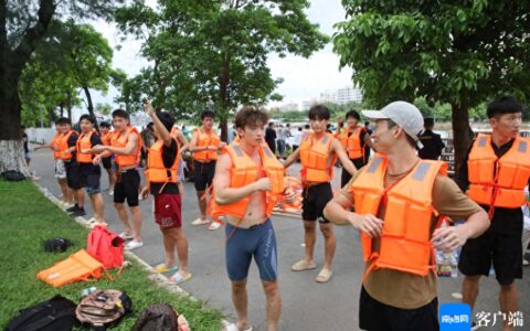 海口龙舟队伍集结备战 赛前训练热火朝天