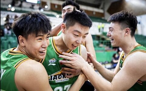 燃爆！俞泽辰绝杀3分让国外解说狂飙中文 球迷调侃5打8赢球太解气-俞泽辰身高多少