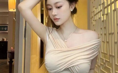 当171cm空姐脱下制服穿上包臀裙！这画面太美我不敢看……