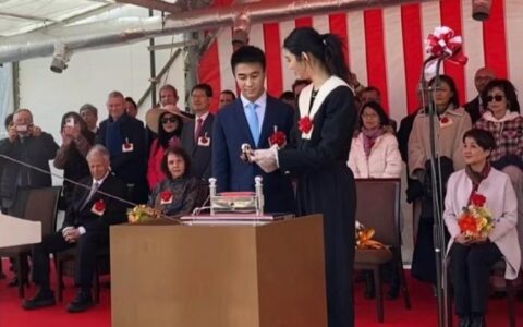 何超欣为嫂子庆生，还去采摘园采摘西红柿，奚梦瑶还疑似有孕相？-何超欣fans