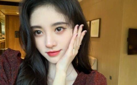 原创
            鞠婧祎“假QQ号事件”，粉丝被骗10万，网友：追星也要带脑子-鞠婧祎的qq是多少要真实的
