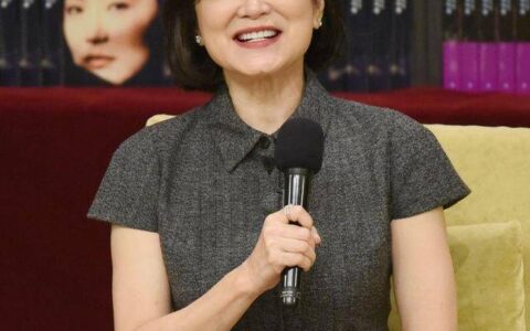 69岁林青霞意外受伤，熬夜20年吃3次安眠药才睡，睡醒后肋骨摔裂-林青霞45岁