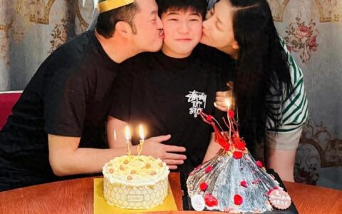 46岁沙溢：长子安吉已经13岁，与胡可庆生，两人感情真的稳定吗？
