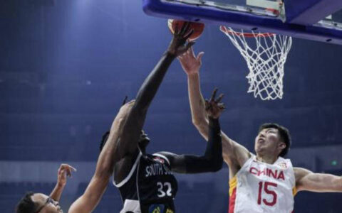 原创
            美国男篮险胜南苏丹1分，中国篮球寓意深远-美国男篮中国男篮