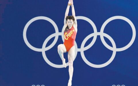 跳水女子3米板陈艺文摘金，中国队实现奥运十连冠-奥运跳水冠军陈雨欣